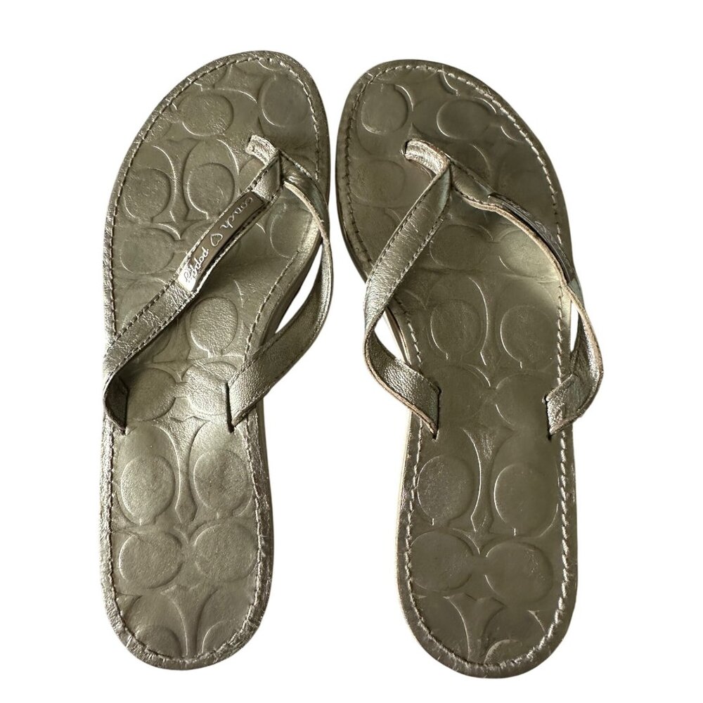 Coach Poppy Embossed Silver Flip Flops Womens Size 6 NWOT
